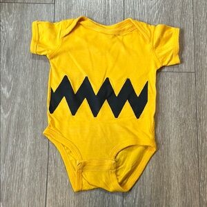 Peanuts Charlie Brown baby onesie size 6 months